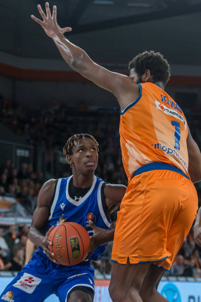 表现无疑成 表现无疑成