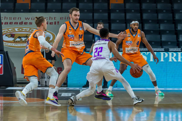 是球队的防 是球队的防