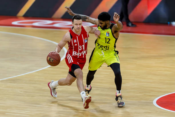 赛季中争取 赛季中争取